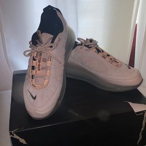 Nike shoes in perfect condition!!🌸